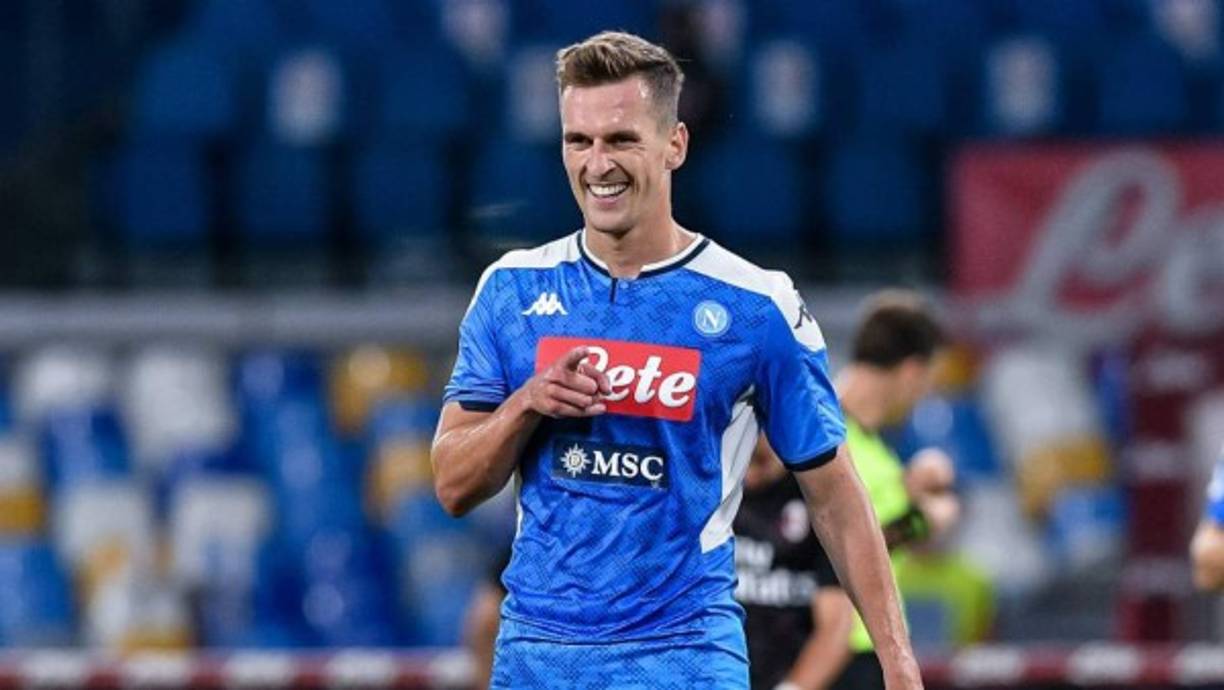 Arkadiusz Milik está en los planes del Valencia según asegura desde Italia La Gazzetta dello Sport. El delantero polaco interesa en Mestalla después de que otros clubes de la Bundesliga como Leipzig y Bayern Leverkusen tocasen la puerta de las oficinas del Napoli pero no llegasen a buen puerto por el elevado salario de 3,5 millones de euros que tiene. En los últimos días también se dicho que Milik podría llegar a la Roma.