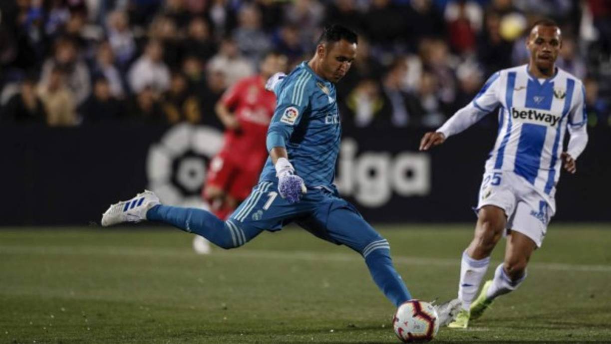 El portero tico Keylor Navas no amagó y señaló que de momento no sabe si seguirá en el Real Madrid para la próxima campaña. 'Tengo contrato y tengo la fe de seguir y hay que esperar a que llegue cada momento', dijo.