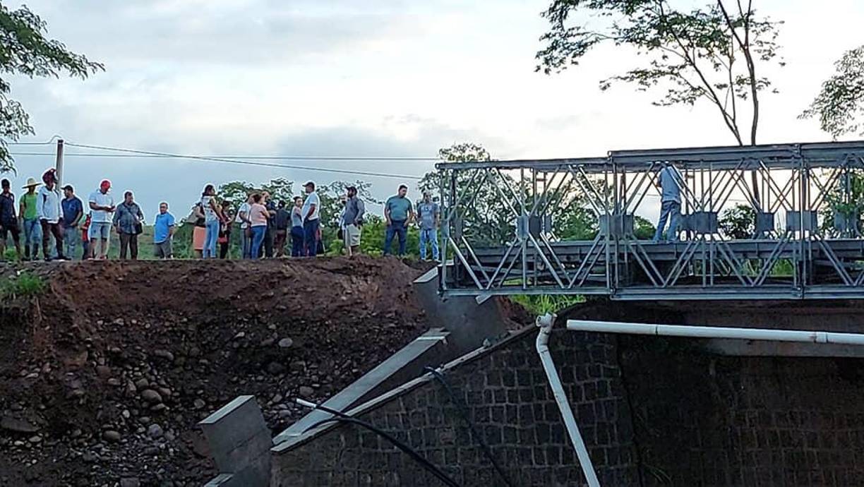 Actualmente no está habilitado el paso de vehículos. 