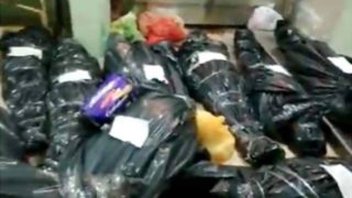 DESAMPARADOS EN LA AMAZONÍA (Iquitos en Perú)<br/><br/>Unos 700 contagiados y 23 muertos. Aunque la región de Loreto ocupa el cuarto lugar en Perú, son unos números que en la coyuntura actual de la pandemia no parecen catastróficos pero que ya causaron que la morgue del hospital provincial, en el corazón amazónico, excediera su capacidad y no pueda recibir más cadáveres, mientras que los que están permanecen apilados dentro de bolsas negras de basura.