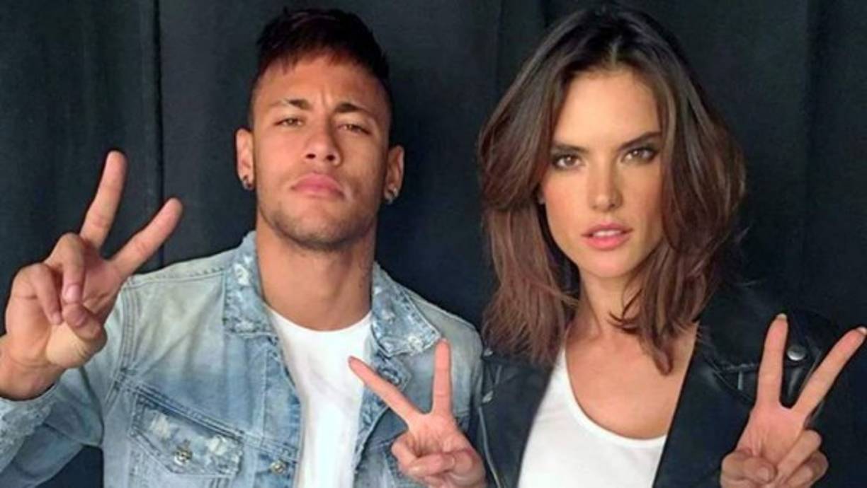 Ambrosio fue clara: “Me casaría con Neymar, porque es un gran amigo, al que adoro. ¿O no se casaría usted con su mejor amigo?”, reconoció la espectacular top model.