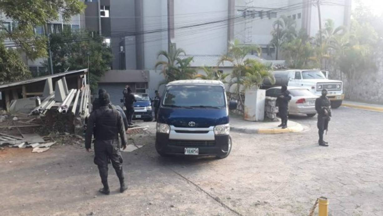 Según el requerimiento, las fundaciones Todos somos Honduras y Dibattistas recibieron los L282 millones, entre 2011 y 2013. producto de convenios firmados con la SAG para destinarlos a capacitación de productores.