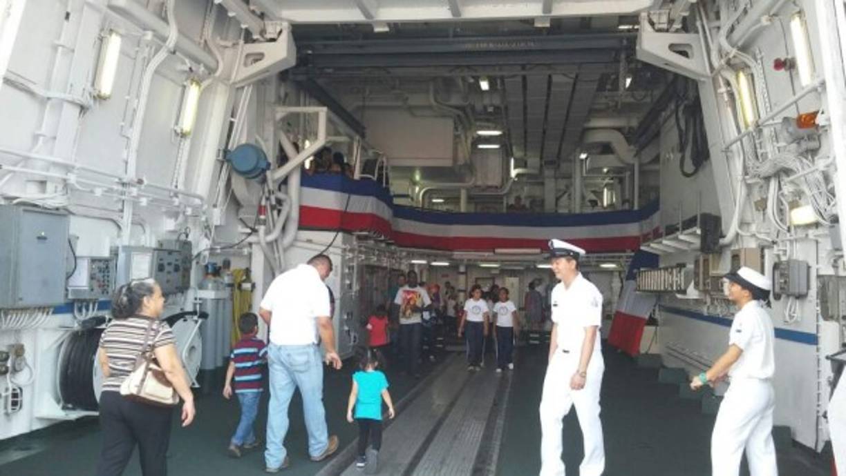 El buque taiwanés abrió sus puertas al público hondureño, quienes podrán ingresar por el portón #6 de las instalaciones de la Empresa Nacional Portuaria en Puerto Cortés para visitarlo.