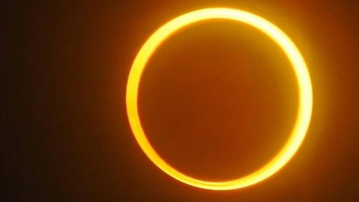 Carías, lo que si recomendó fue que sí las personas observan este fenómeno lo deben realizar con indumentaria profesional y certificada, dado a la inclinación de los rayos solares, y nunca hacerlo de manera directa, dado a que dañarán la retina de la vista y los problemas visuales se agudizarán a largo plazo.