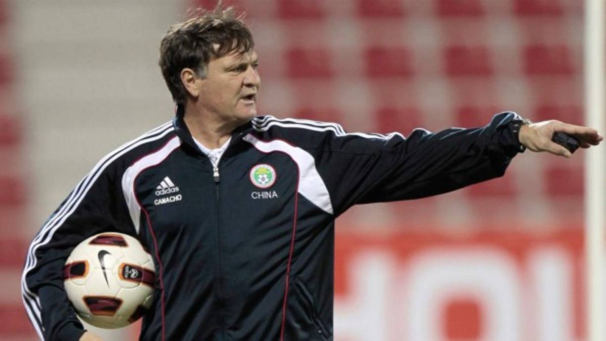 A José Antonio Camacho, ex futbolista español, no le hicieron falta tantas palabras: 'Lo que le falla a Cristiano es que existe Messi', dijo el ex seleccionador español.