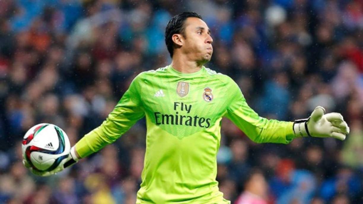 Según algunos medios cercanos al Real Madrid, el PSG habría mostrado gran interés en hacerse con los servicios de Keylor Navas. Diario Gol publica que 'Florentino Pérez habría llegado a un acuerdo con el PSG para la venta' del portero tico. El club francés habría ofrecido primero 25 millones de euros, pero en segunda instancia la oferta aumentó a 40 millones de euros.