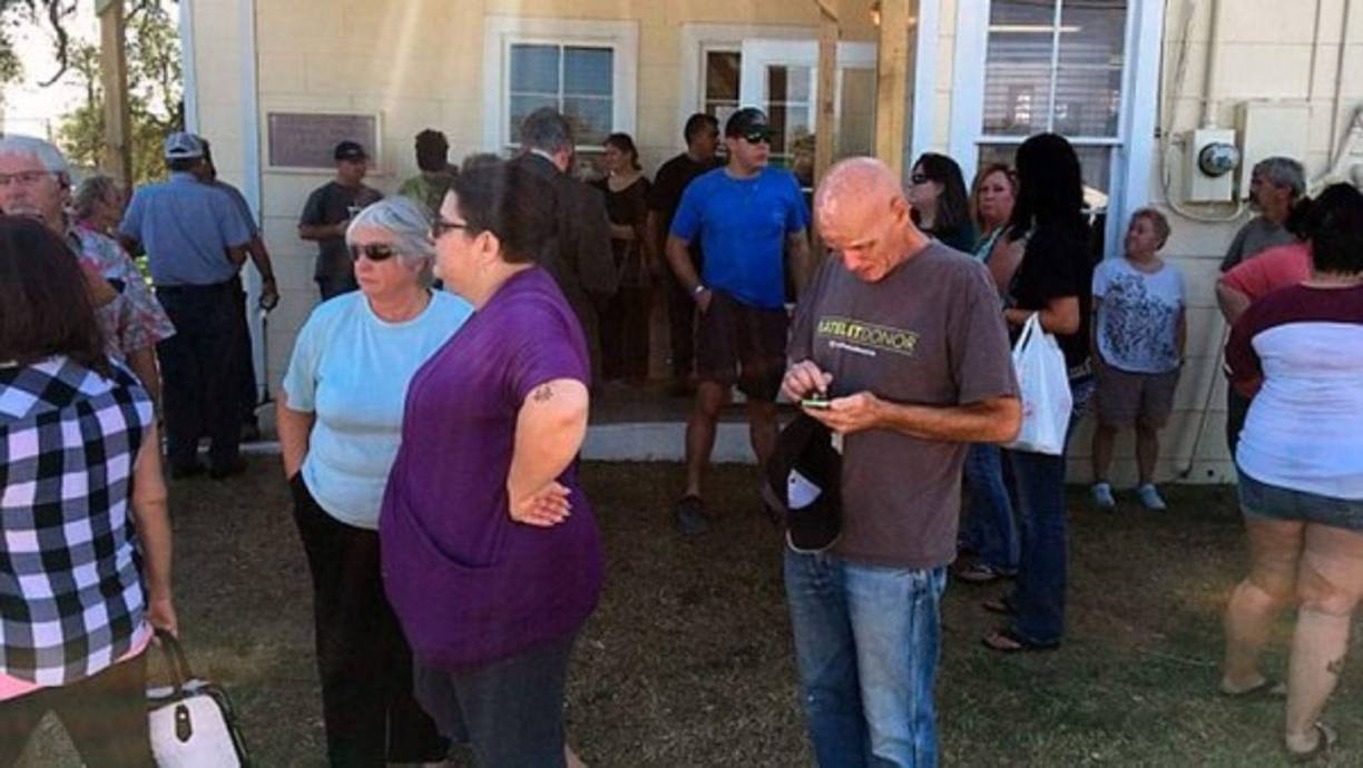 <br/><br/>El atacante, cuya identidad no fue divulgada hasta el momento, fue abatido por la policía local.<br/>