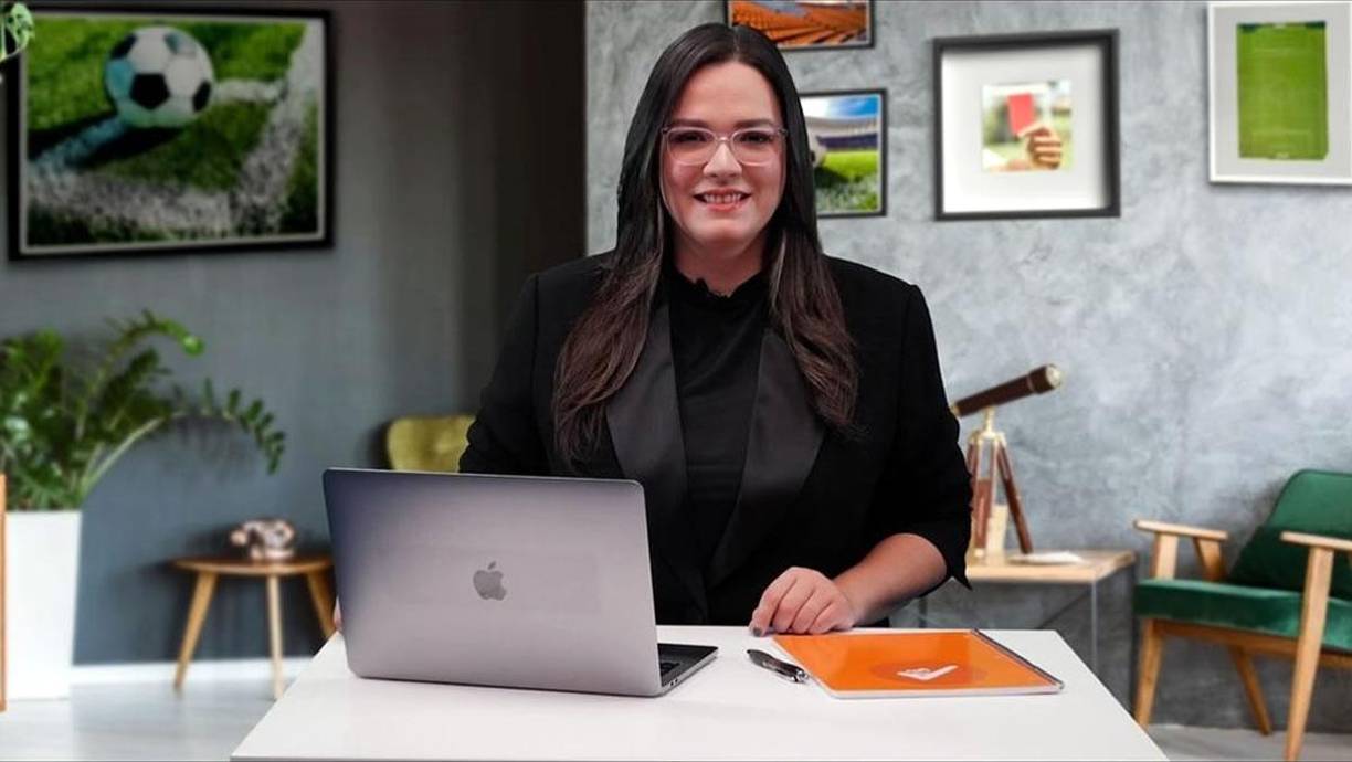 Carmen Boquín - La guapa presentadora deportiva hondureña, que labora para beIN Sports, nunca ha ocultado su fanatismo por el Motagua.