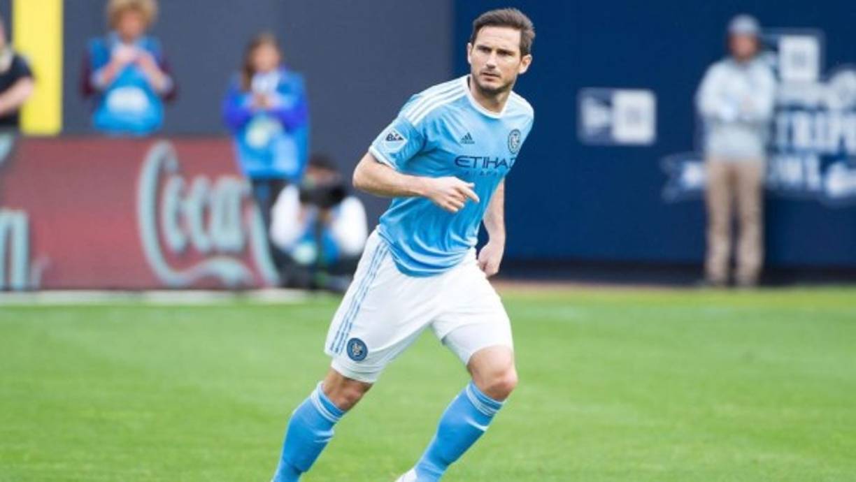 Lampard estudio en el prestigioso Brentwood College School; además de ser de una familia rica, posee un coeficiente intelectual mayor a 150.