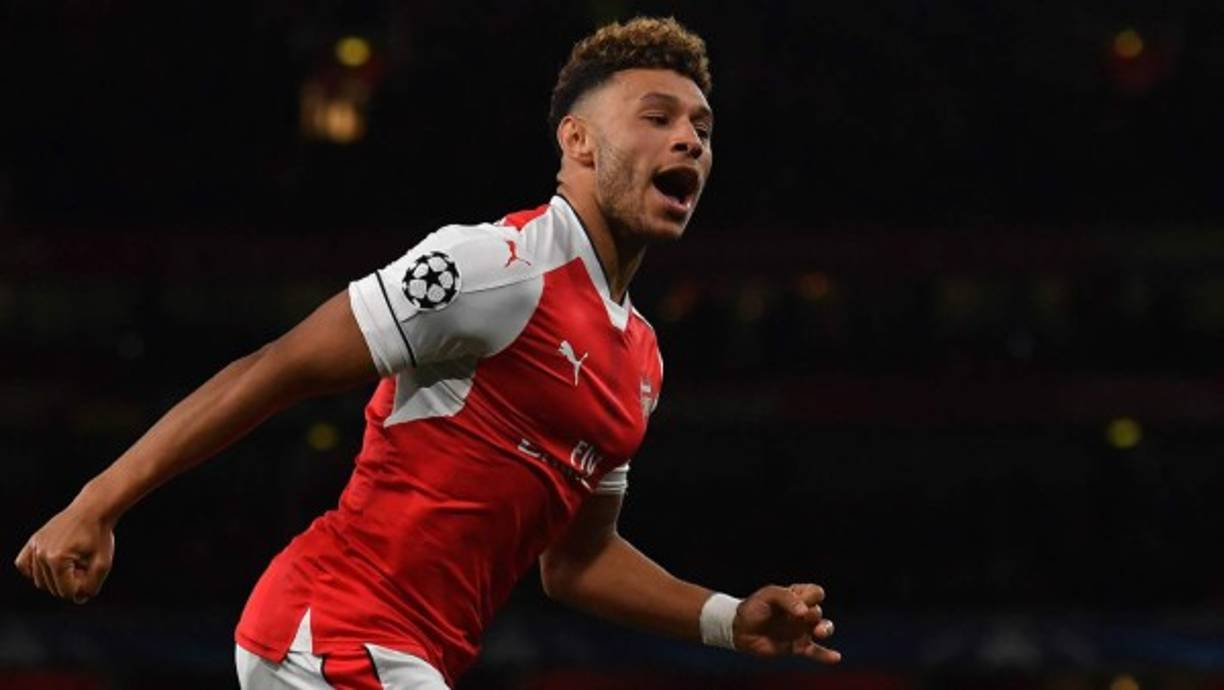 El centrocampista inglés Alex Oxlade-Chamberlain, también objetivo del Liverpool, podría acabar en el Chelsea que, según los medios ingleses, habría ofrecido 40 millones de euros por el centrocampista del Arsenal, que termina su contrato en 2018.