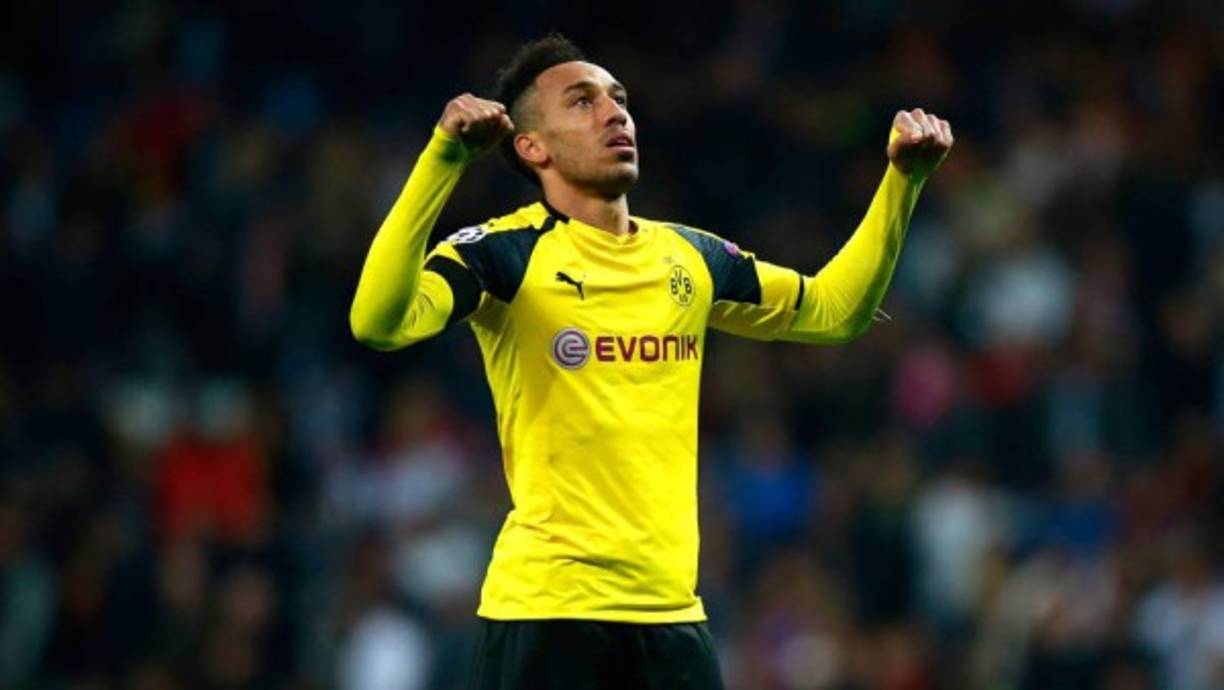 Según The Sun, el PSG y el Borussia Dortmund ya habrían llegado a un acuerdo para el traspaso del delantero Pierre Emerick Aubameyang al club francés por unos 70 millones de euros. El salario del gabonés, máximo goleador de la Bundesliga con 31 tantos, será de 10 'kilos' más otros seis en concepto de primas. Manchester United, Manchester City, Liverpool y Chelsea son otros de los equipos que se han interesado en Aubameyang.
