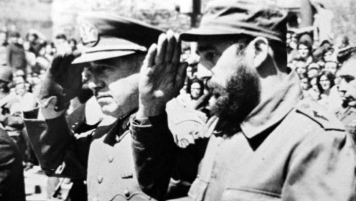 ENEMIGOS Augusto Pinochet. El gobierno de Pinochet, en su sangrienta represión de la izquierda chilena, se convirtió en el modelo de muchos gobiernos de la región que definieron su misión central como oponerse a la influencia del comunismo en sus países. Desde entonces, muchos castristas de América Latina encontraron en Pinochet la personificación de todos sus odios. Y a su vez, en la derecha, no pocos admiradores del general chileno en el continente justificaron sus acciones con la necesidad de 'librar' a sus países de un Fidel Castro.