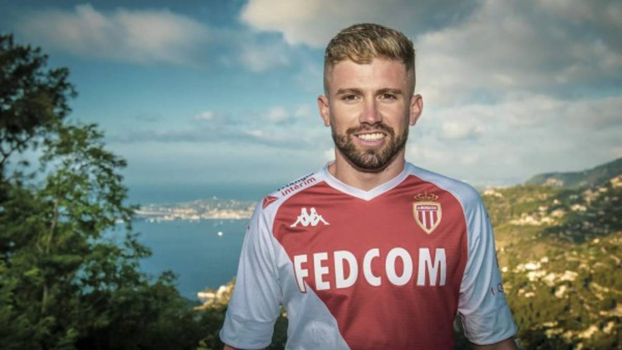 El Mónaco anunció el fichaje del defensa brasileño Caio Henrique, quien se desvinculó de forma definitiva del Atlético de Madrid después de que la entidad colchonera y el club monegasco llegaran a un acuerdo para el traspaso del jugador.<br/><br/>El club del Principado pagará unos ocho millones de euros, cantidad importante teniendo en cuenta que el Atlético no abonó nada en su día por los derechos del futbolista.