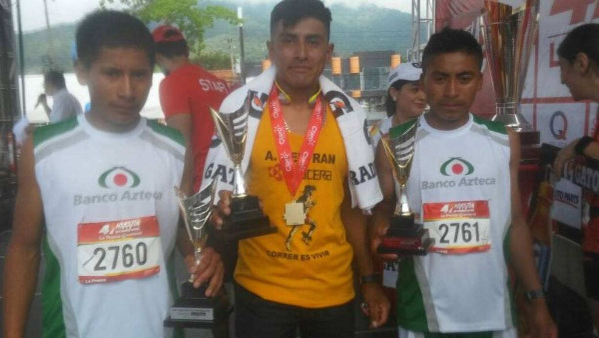 Walberto Mendez (2), Milton Gómez (1) y José Mendez (3) fueron los ganadores de la categoría de 19 a 39 años, los tres son de Intibucá.