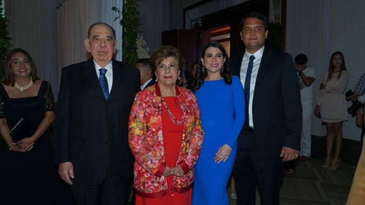 Jorge y Lily Faraj con Elena y Karl Berkling.