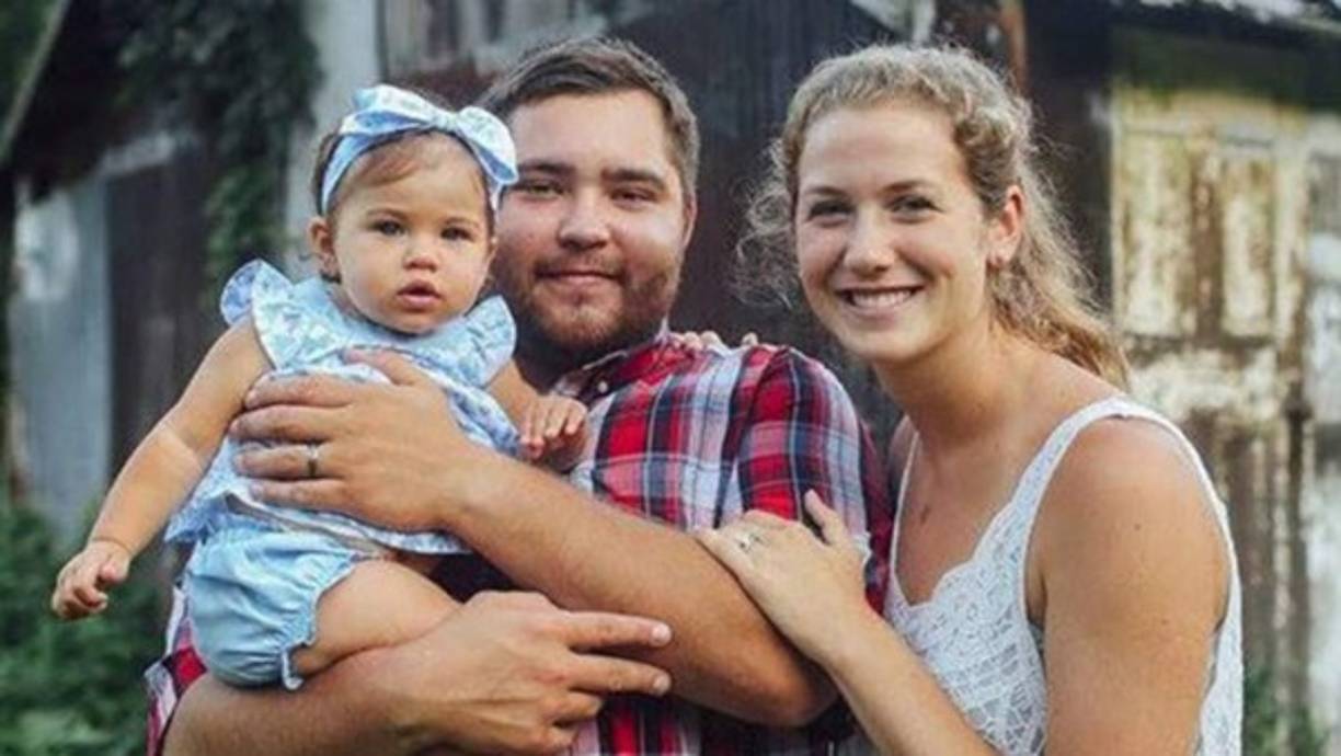 Miles de internautas, especialmente adolescentes y mujeres jóvenes, alegan que el crimen no fue intencional. En cambio, otros, comentan: 'Muy guapo y todo, pero mató a dos personas inocentes por irresponsabilidad'.