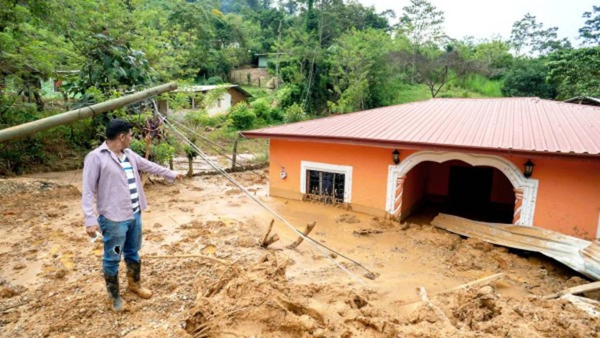 En las montañas cerca de Gualala también se encuentran aldeas, como Zapote Injerto, que pertenece al municipio de Santa Bárbara, en ese lugar fueron destruidas por los derrumbes unas 20 casas y otras están en peligro por su ubicación. Esta comunidad es una de las más impactadas por las tormentas, pues, además de los destrozos, quedaron incomunicadas varias semanas y no tienen agua potable ni energía eléctrica.<br/><br/>Protección, Santa Bárbara.