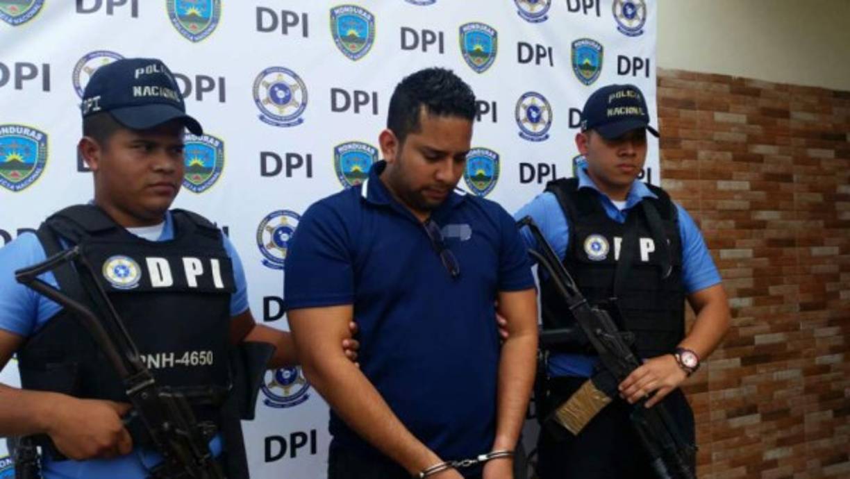 Una persona fue capturada por suponerlo responsable de apropiarse de cinco millones de lempiras en la colonia Hato de Enmedio en Tegucigalpa, capital de Honduras. El sospechoso, quien fue capturado este miércoles, responde al nombre de Noé Agusto Vargas Marley de 30 años.