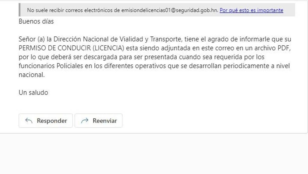 ”Es totalmente falso el video porque las personas solo deben presentar la licencia desde su celular”, expuso la DNTV a Diario La Prensa. Las licencias llegan en PDF.