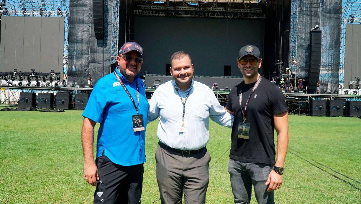 “No se arriesguen a comprar en el mercado negro y que se lleven una mala experiencia, todavía hay boletos en los puntos de venta autorizados de E-Ticket, y también puede obtener un descuento al comprar con sus tarjetas de Bac Credomatic”, aseguró.