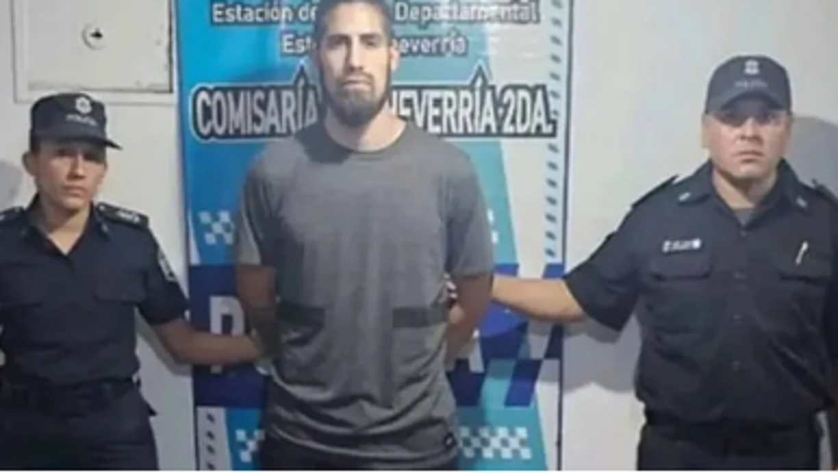 Por el momento, Óscar Junior Benítez se mantiene preso tras ser condenado a 5 años de prisión por violencia contra la familia de su expareja.