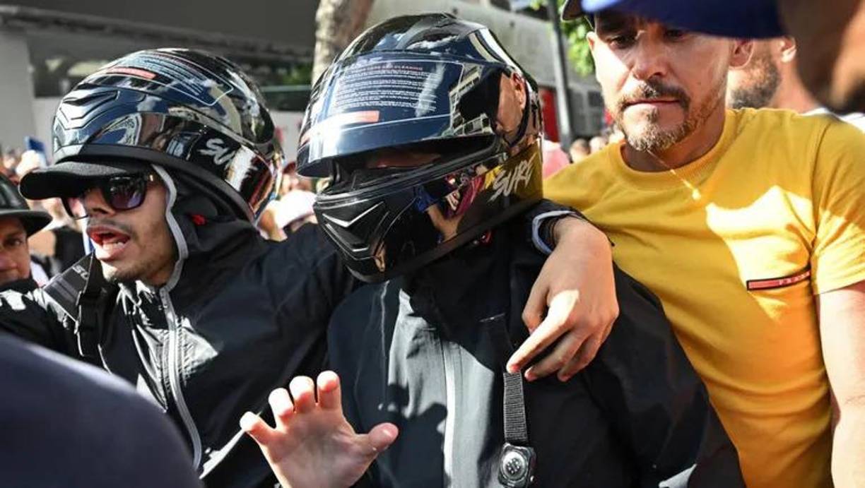 Horas más tarde, se dio cuenta que uno de los conductores había sido herido.