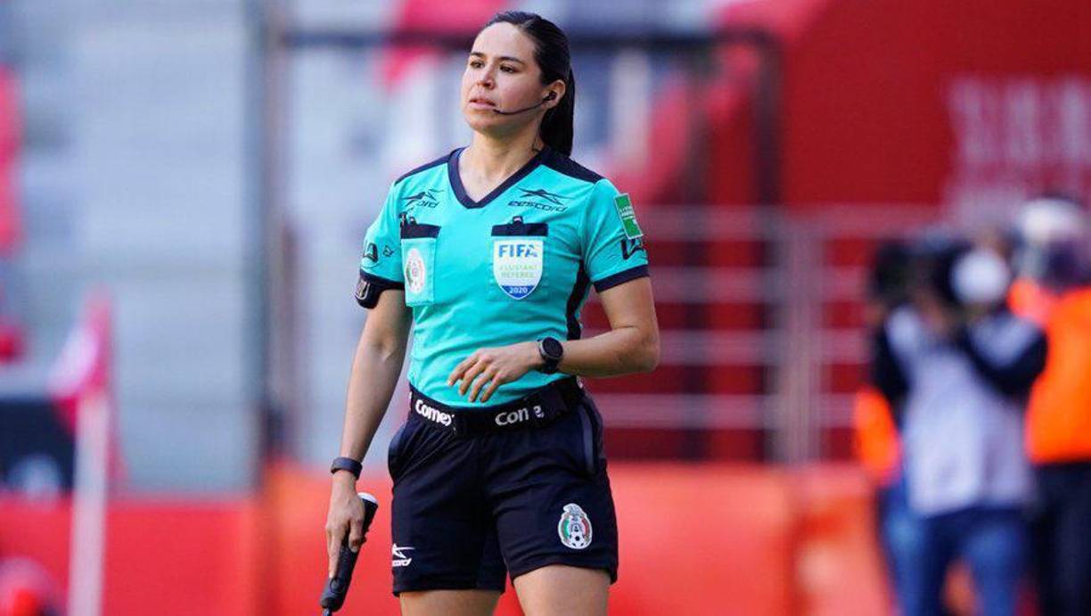 <b>Karen Díaz Medina (Asistente)</b>: En 2016 inició su carrera en la Liga MX, desde entonces ha participado en la Liga MX Masculina y Liga MX Femenil.