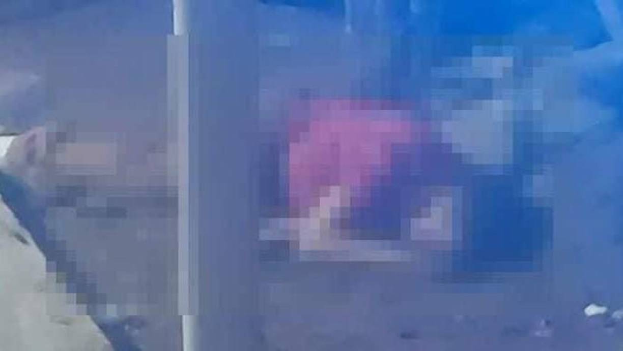 El informe policial, indica que fueron tres los fallecidos. Las autoridades manejaron el hecho criminal como un enfrentamiento por enemistades personales entre grupos armados. 