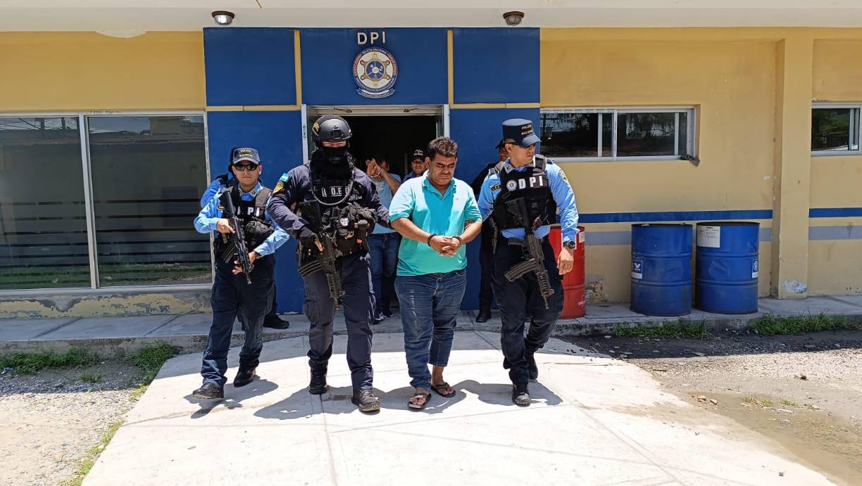 De acuerdo al Ministerio Público, los hermanos Fernández cobran entre 10 mil y 20 mil dólares a las personas que buscan “el Sueño Americano”. 