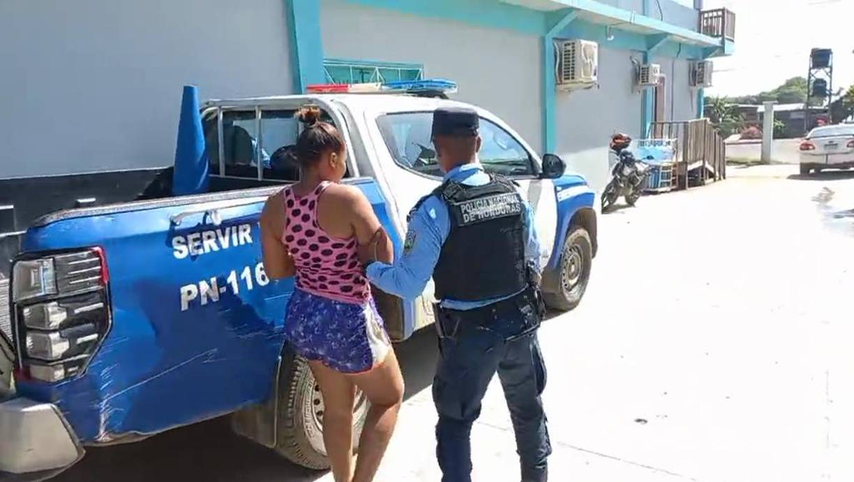 La investigación indica que la mujer dio una golpiza al menor y luego lo ahorcó.