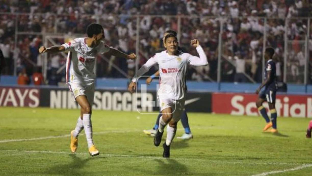 Lateral izquierdo: Carlos Sánchez fue una de las piezas claves en las semifinales ante Motagua y el tercer olimpista en la lista.