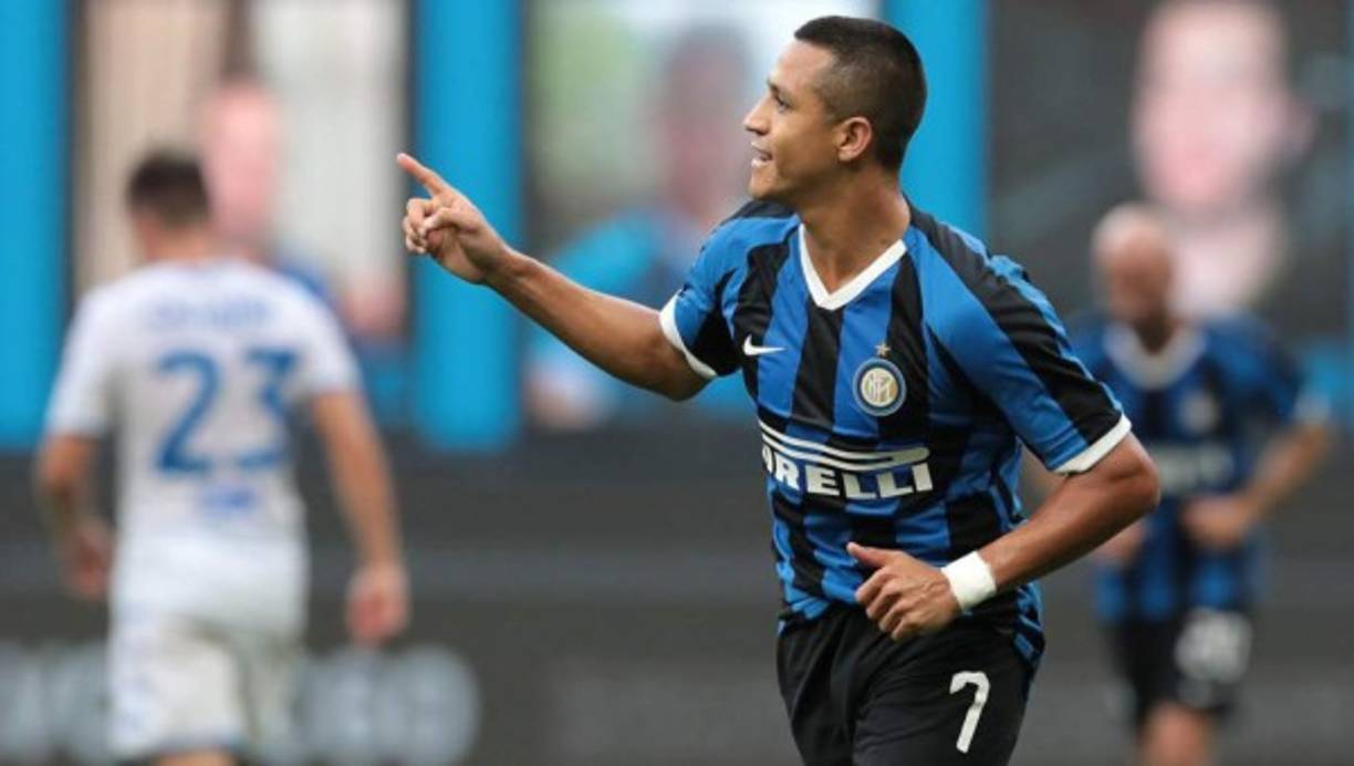 Alexis Sánchez: Il Corriere della Sera asegura que el jugador chileno estaría encantado de prolongar la cesión en el Inter de Milán una temporada más, hasta el término de la 2020/21. El Manchester United estaría dispuesto a aceptar la propuesta, pero a cambio incluiría una 'cláusula del miedo' que impediría a Alexis jugar contra los Red Devils en competición continental.<br/>