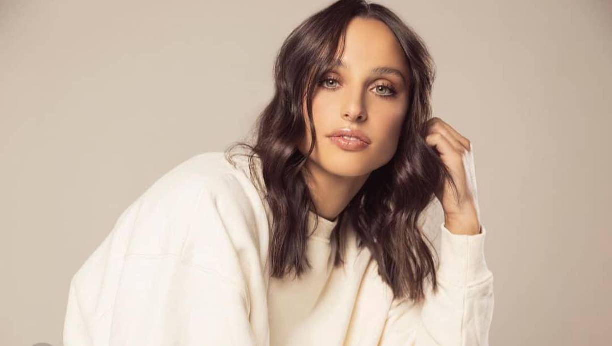 Olivia Kelly es una modelo y preparadora física. La chica asegura que Neymar le escribió en privado en sus redes sociales.