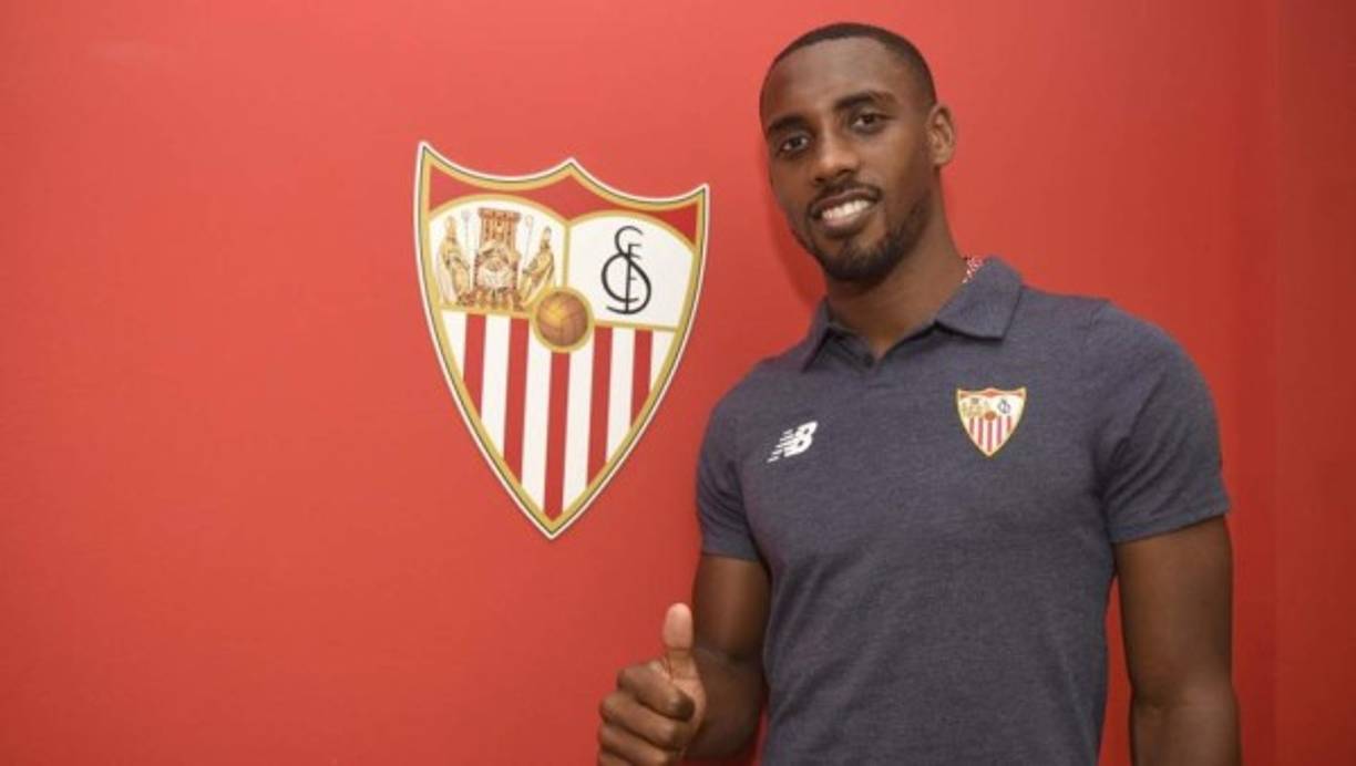 Lionel Carole ya es nuevo jugador del Sevilla y se convierte en el octavo fichaje de la entidad andaluza en este mercado. El lateral izquierdo, procedente del Galatasaray, llega cedido por una temporada.