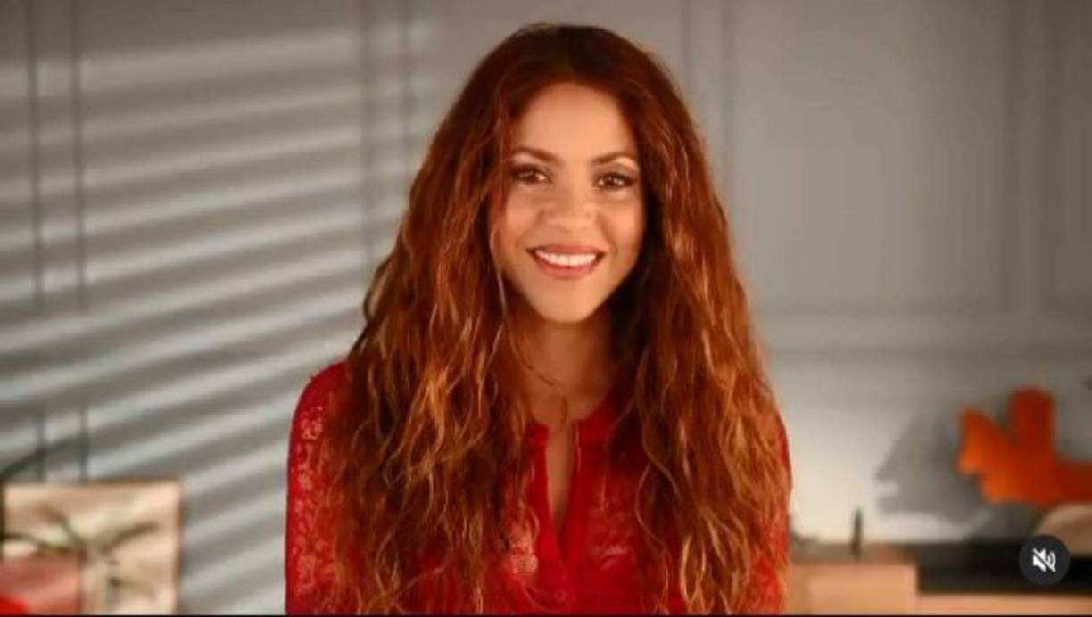 'Feliz Navidad y su besito muy grande'. Shakira decidió publicar un video en sus redes.