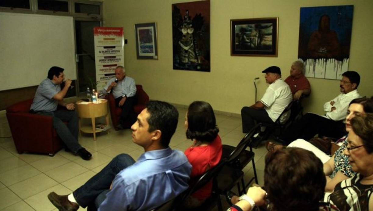 El CCS es sede del espacio Critic Arte, que coordina J.H.Bográn. Invita a personajes como el escritor Julio Escoto.