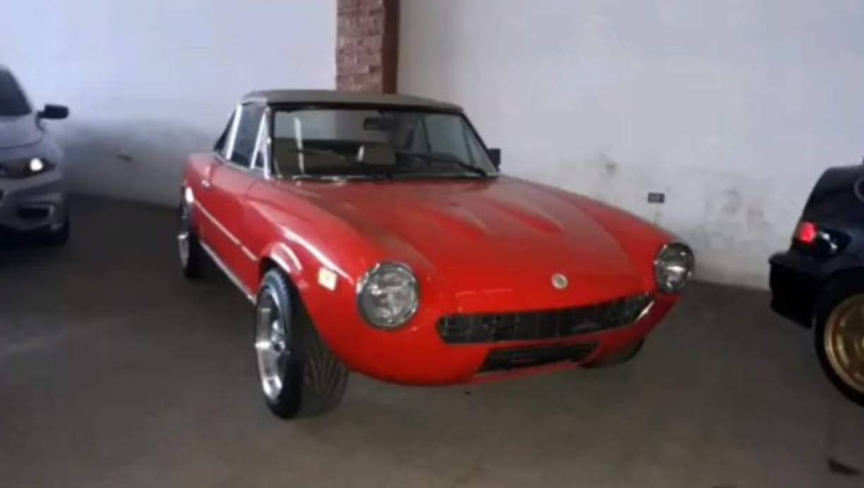 Los vehículos de colección estaban en una las casas allanadas en Quetzaltenango, San Marcos, Escuintla y Suchitepéquez.