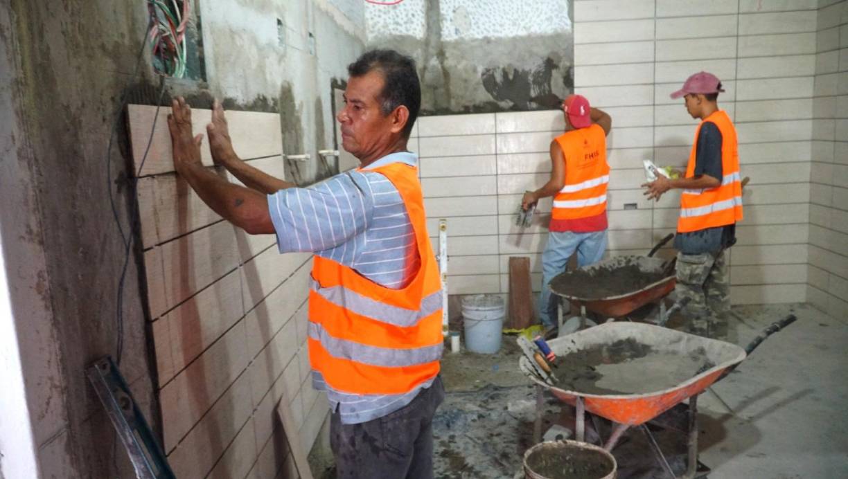 Los camerinos también se están mejorando, pero estos marchan en buen proceso.