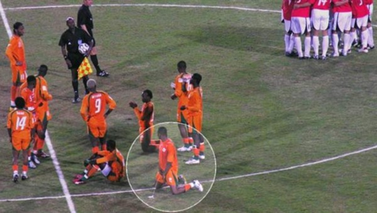 En una final de la Copa Africana de Naciones, disputada en 2006 entre Egipto y Costa de Marfil, un futbolista de la selección marfileña, no pudo aguantar y se orinó antes de arrancar los penaltis, que finalmente llevarían a Egipto a hacerse con el título.