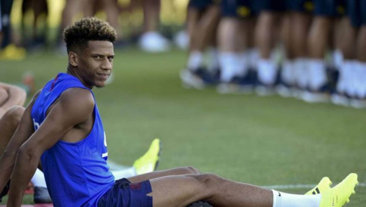Jean-Clair Todibo se encuentra en estos momentos cedido a préstamo por parte del Barcelona al Shalke04. Mundo Deportivo informa que fue ofrecido al PSG a cambio de Neymar.