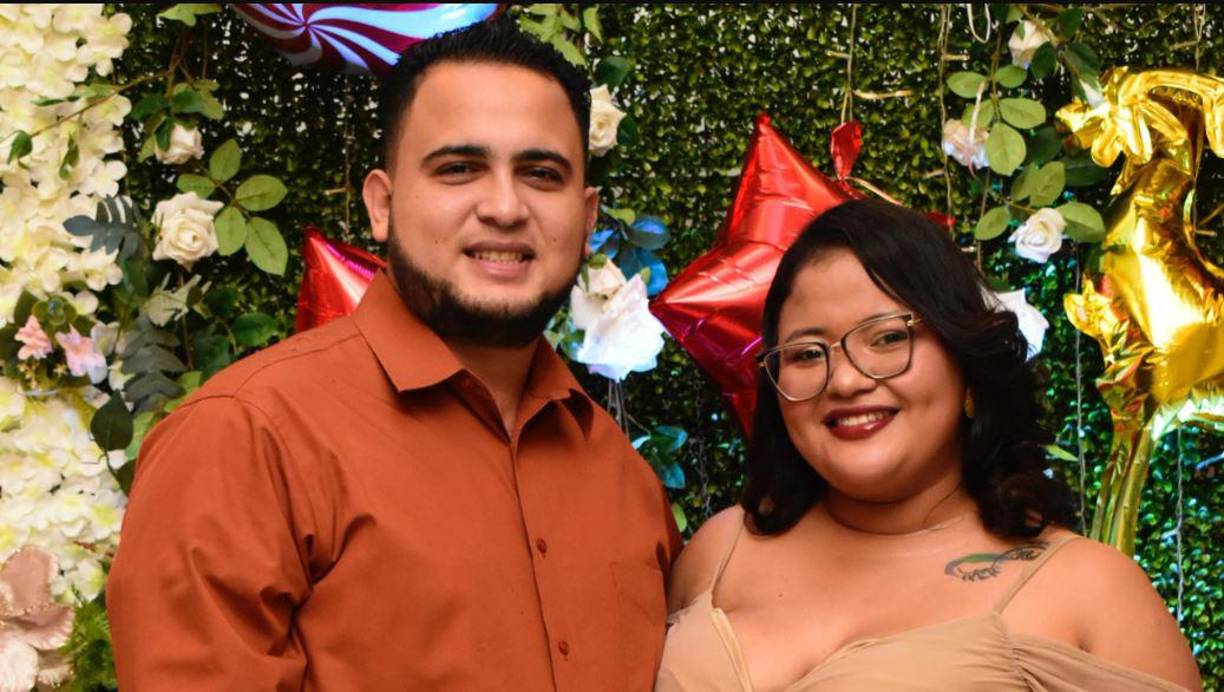 Mauricio Ortiz e Hilda Fletes compartieron con los alumnos durante la festividad.