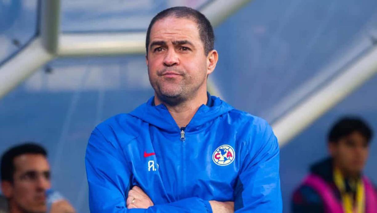 André Jardine tiene 44 años logró la medalla de oro al dirigir a Brasil en los Juegos Olímpicos de Tokio 2020.