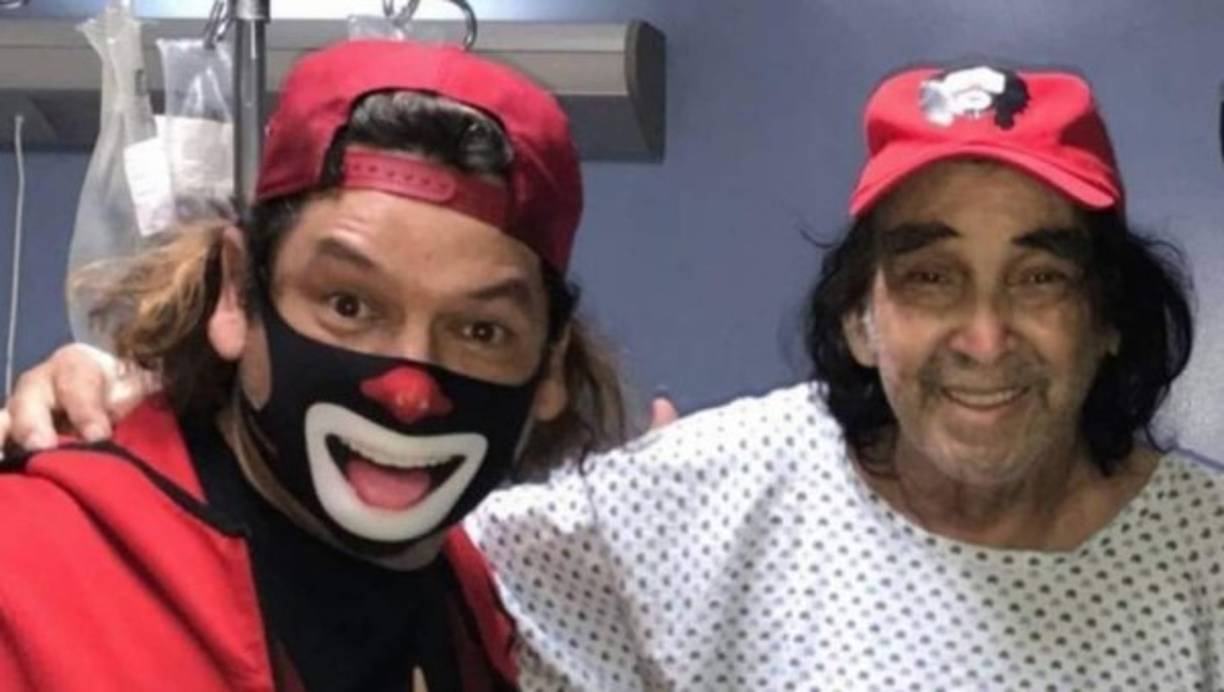 'Quisiera darles un buen pronóstico, pero me acaban de decir que acaba de fallecer mi papá', anunció Ricardo González Junior mientras era entrevistado en un programa de revista matutino.<br/>