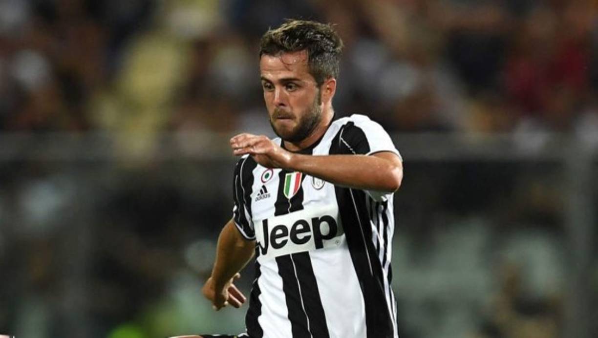 Según The Sun, el Arsenal le estaría buscando recambio a Santi Cazorla, de 32 años. El primer nombre que se habría puesto sobre la mesa es el del centrocampista bosnio de la Juventus, Miralem Pjanic.