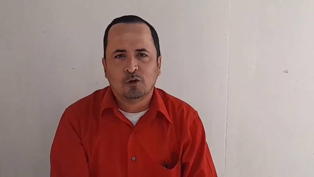 Castellanos finalizó diciendo que Cálix solo busca hacerse el mártir, llevarse gente de Libre y crear una alianza con los partidos de derecha de Honduras.