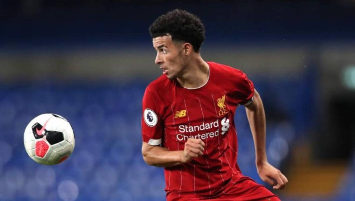 El joven Curtis Jones ha prolongado contrato con el Liverpool, con cuyo primer equipo ya ha disputado esta temporada ocho partidos, anotando dos goles. El centrocampista, de 19 años, es canterano 'red'.