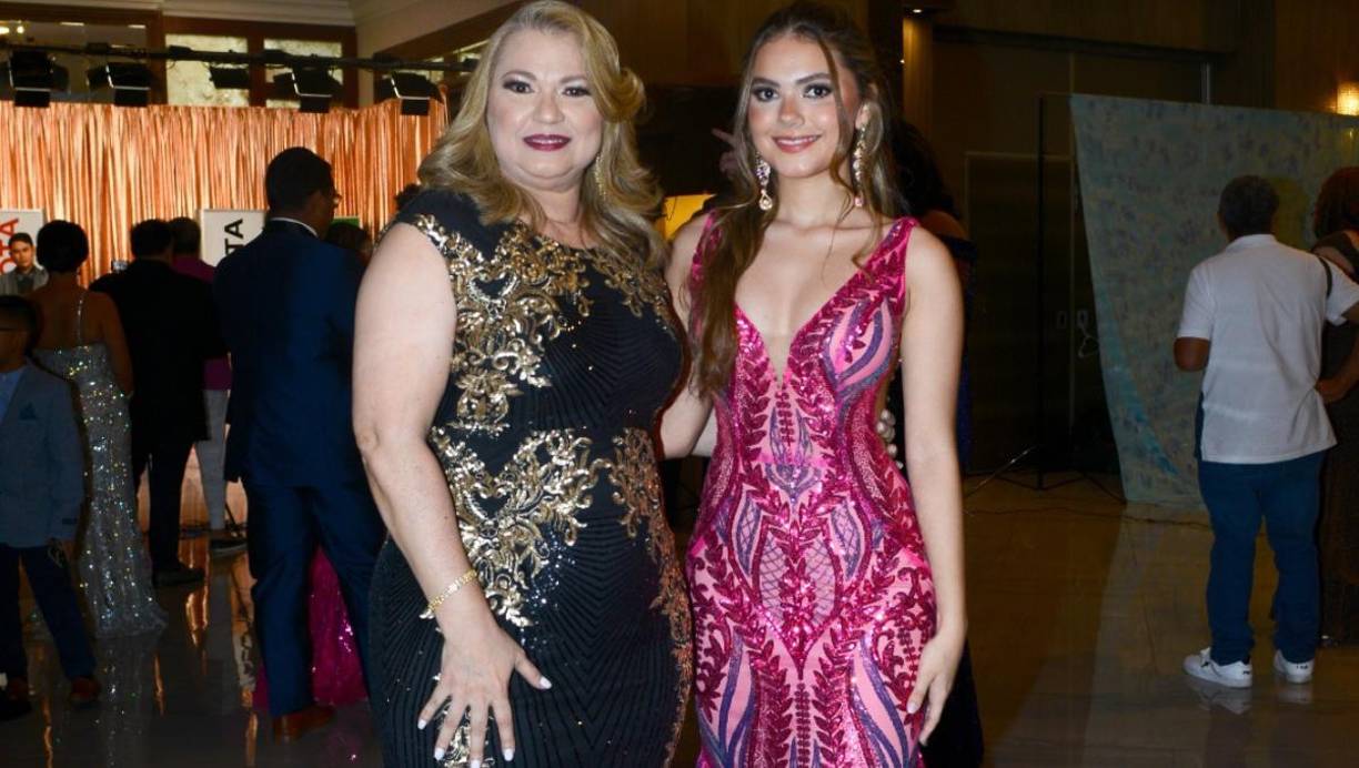 Josefina de Castro y Carla Castro.