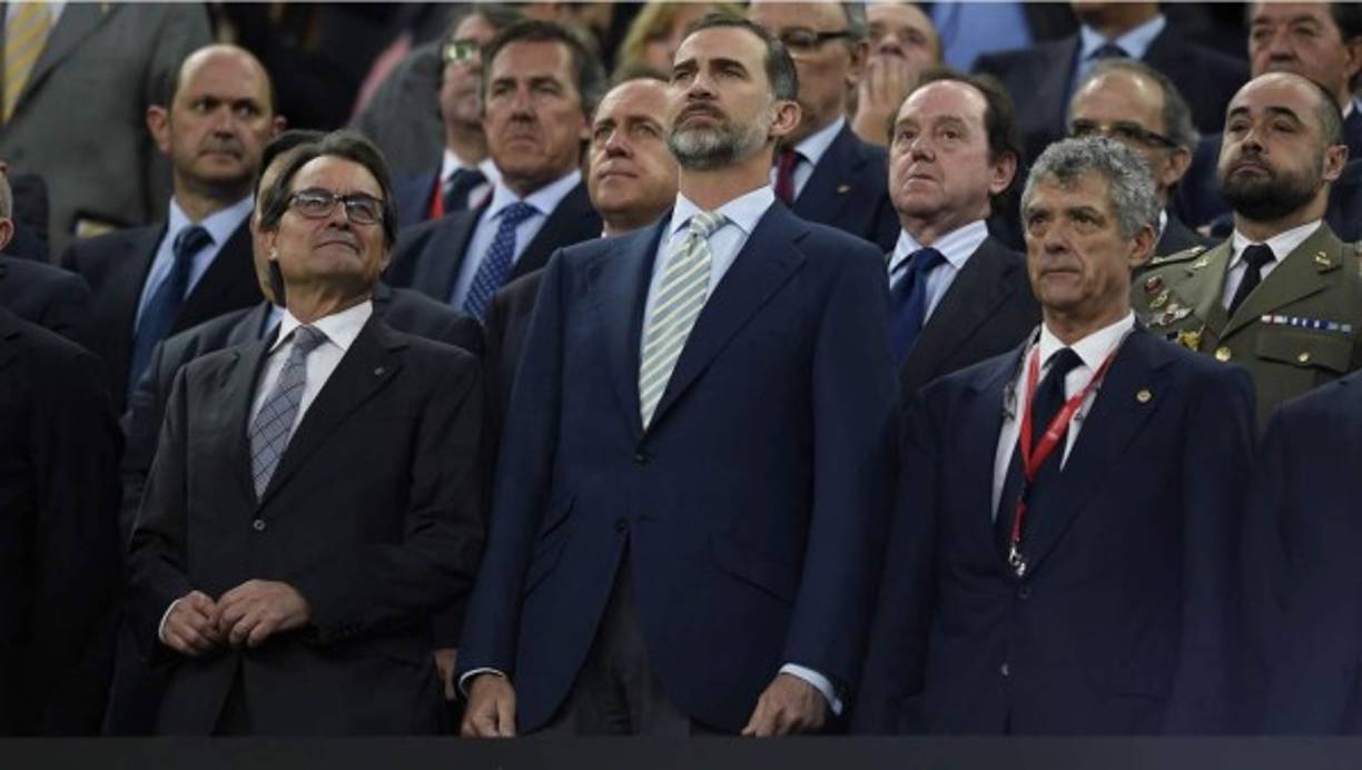 El Rey Felipe VI en las graderías del Camp Nou.