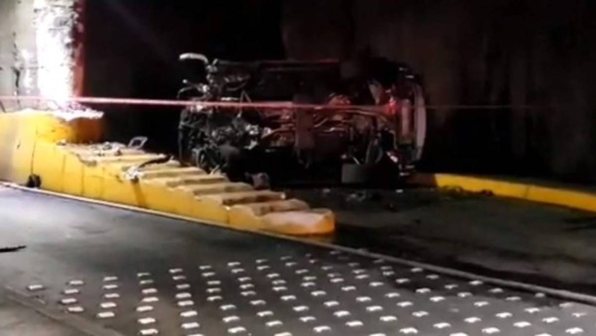 Debido a las quemaduras que sufrió la víctima, en un primer momento los bomberos no pudieron determinar rasgos o el género.