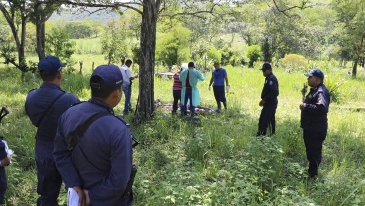 Se sacaron los restos de Secundino Orellana Romero y Medardo Anselmo Romero Ramos.